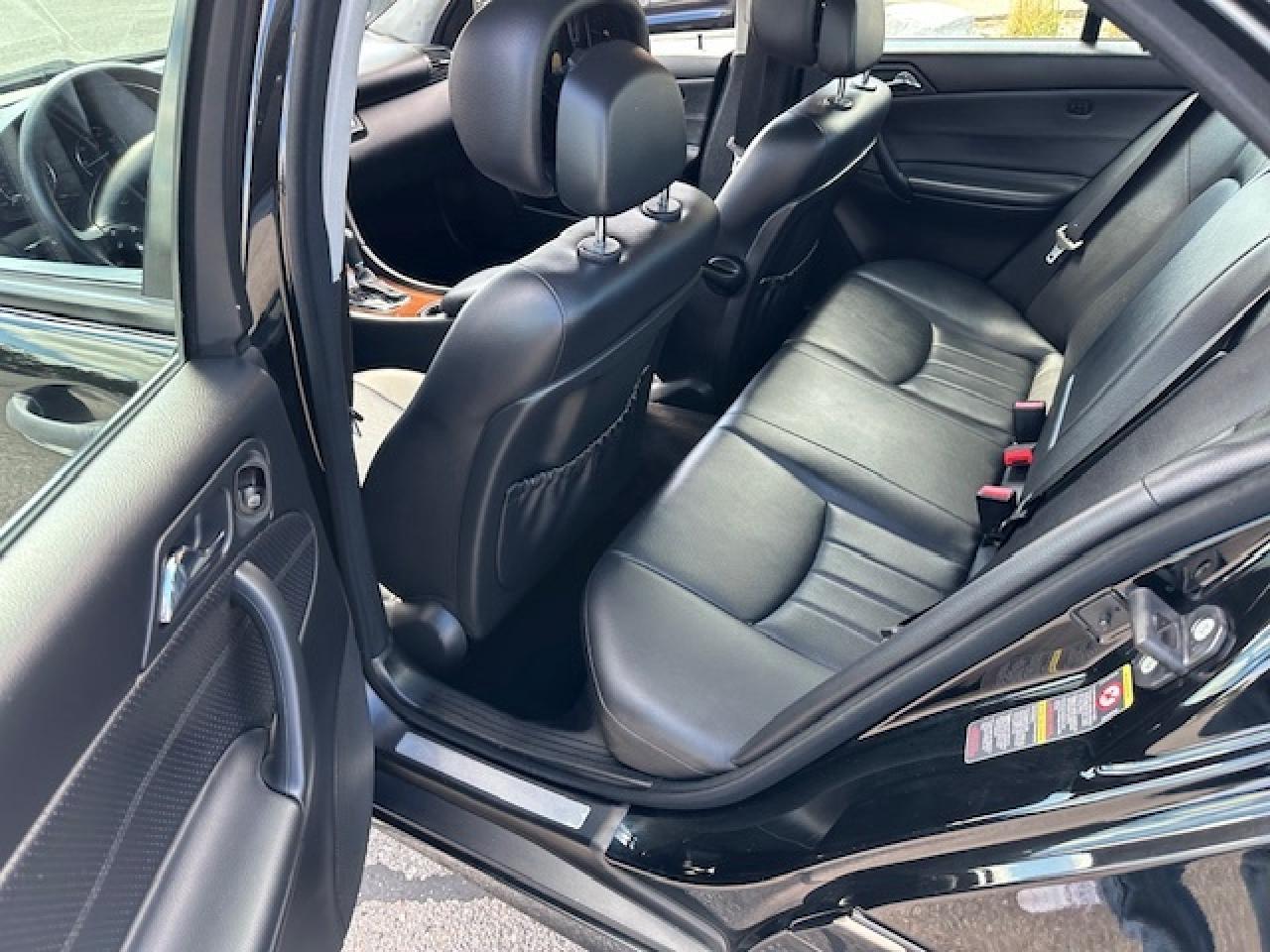 2006 Mercedes-Benz C-Class Rwd Low kms Elderly Driven  Automatic sold As-is Photo