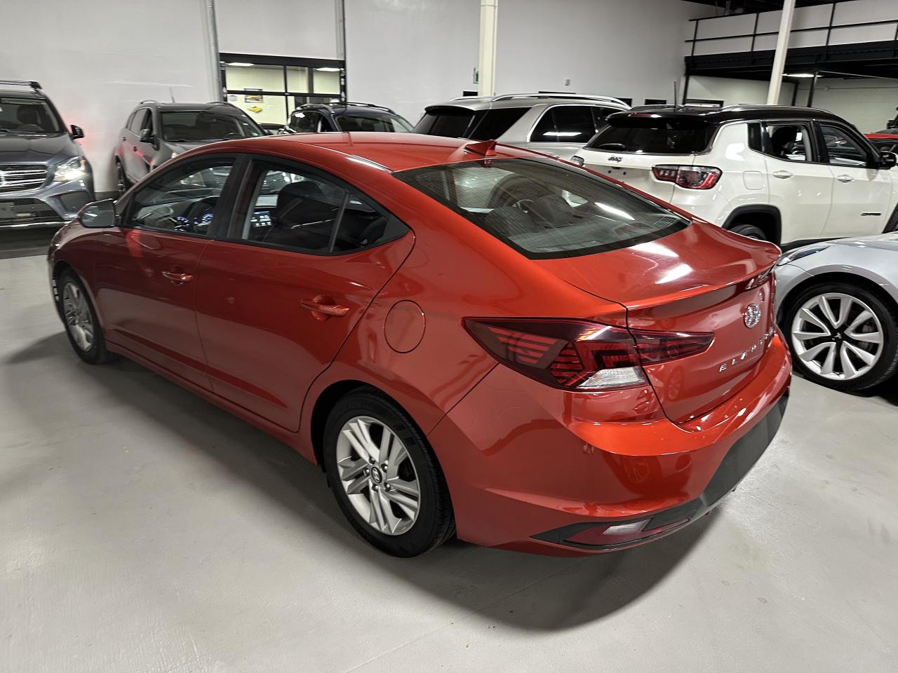 2019 Hyundai Elantra Automatic 1 Owner AppleCarplay Certified Alloys Photo