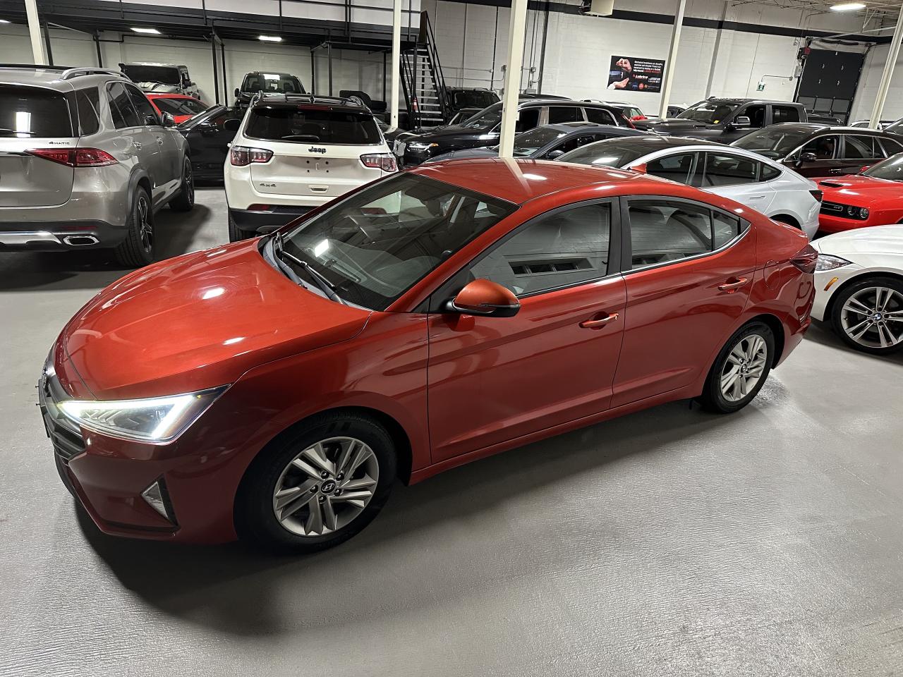 2019 Hyundai Elantra Automatic 1 Owner AppleCarplay Certified Alloys Photo