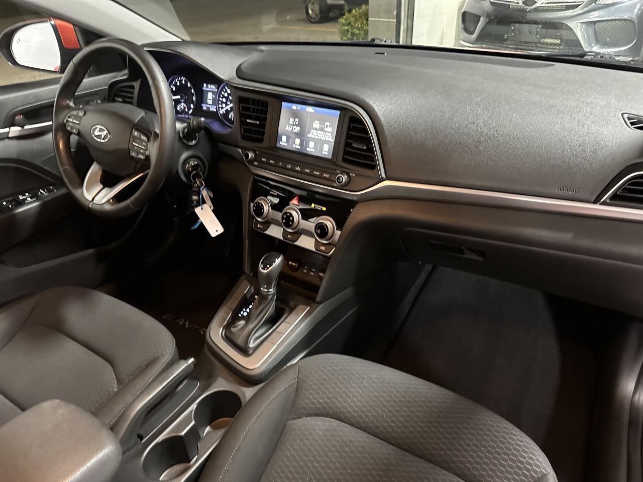 2019 Hyundai Elantra Automatic 1 Owner AppleCarplay Certified Alloys Photo