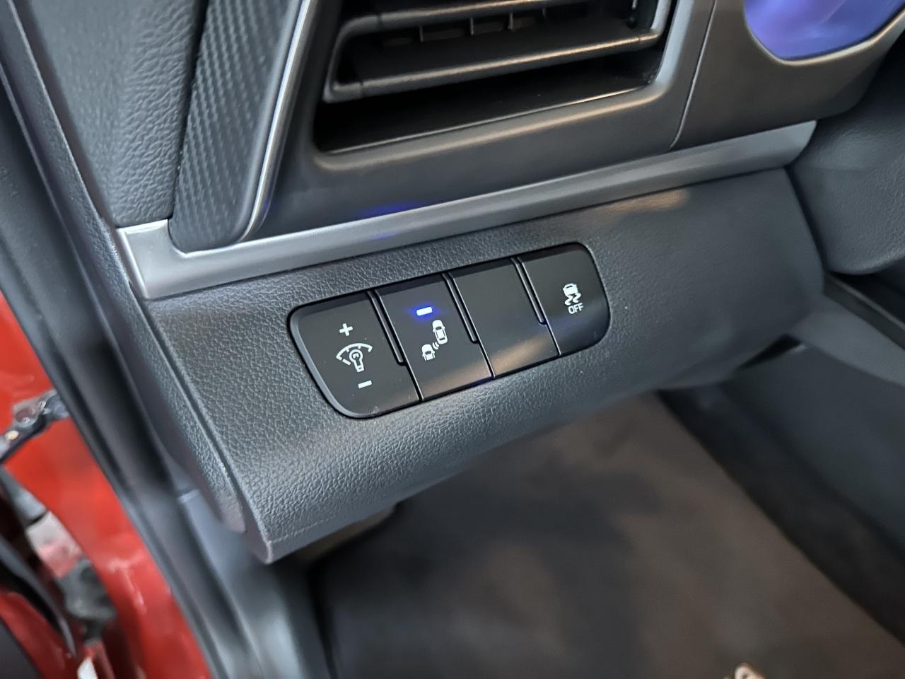 2019 Hyundai Elantra Automatic 1 Owner AppleCarplay Certified Alloys Photo