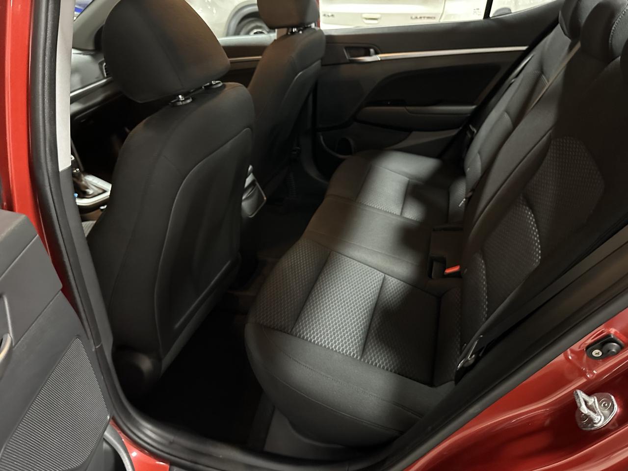 2019 Hyundai Elantra Automatic 1 Owner AppleCarplay Certified Alloys Photo