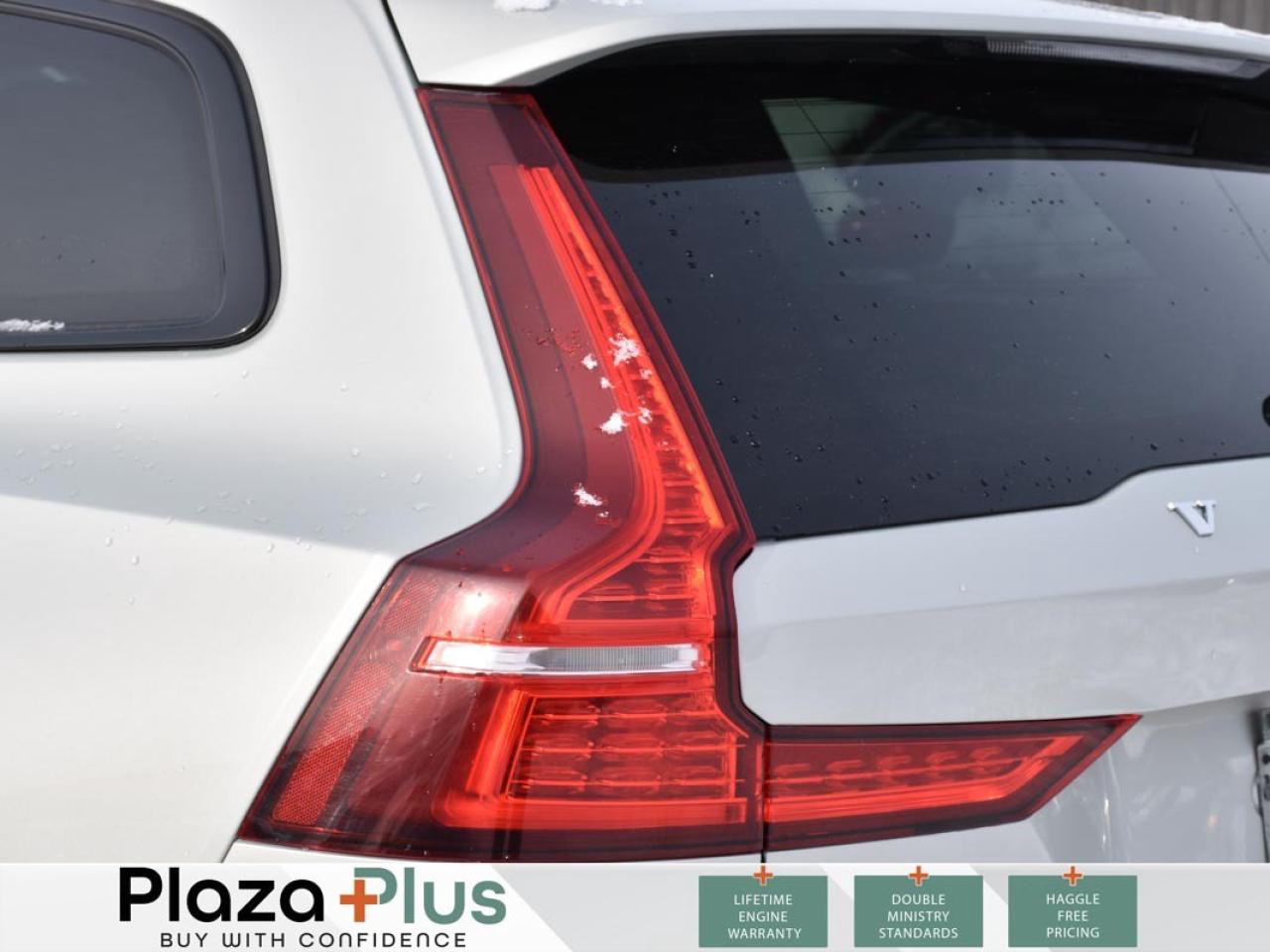 2022 Volvo V60 Cross Country T5 250HP   ANDROID AUTO & APPLE CARPLAY   FRONT HE Photo4