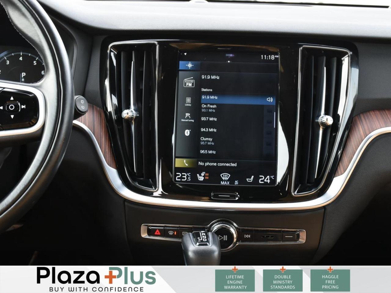 2022 Volvo V60 Cross Country T5 250HP   ANDROID AUTO & APPLE CARPLAY   FRONT HE Photo