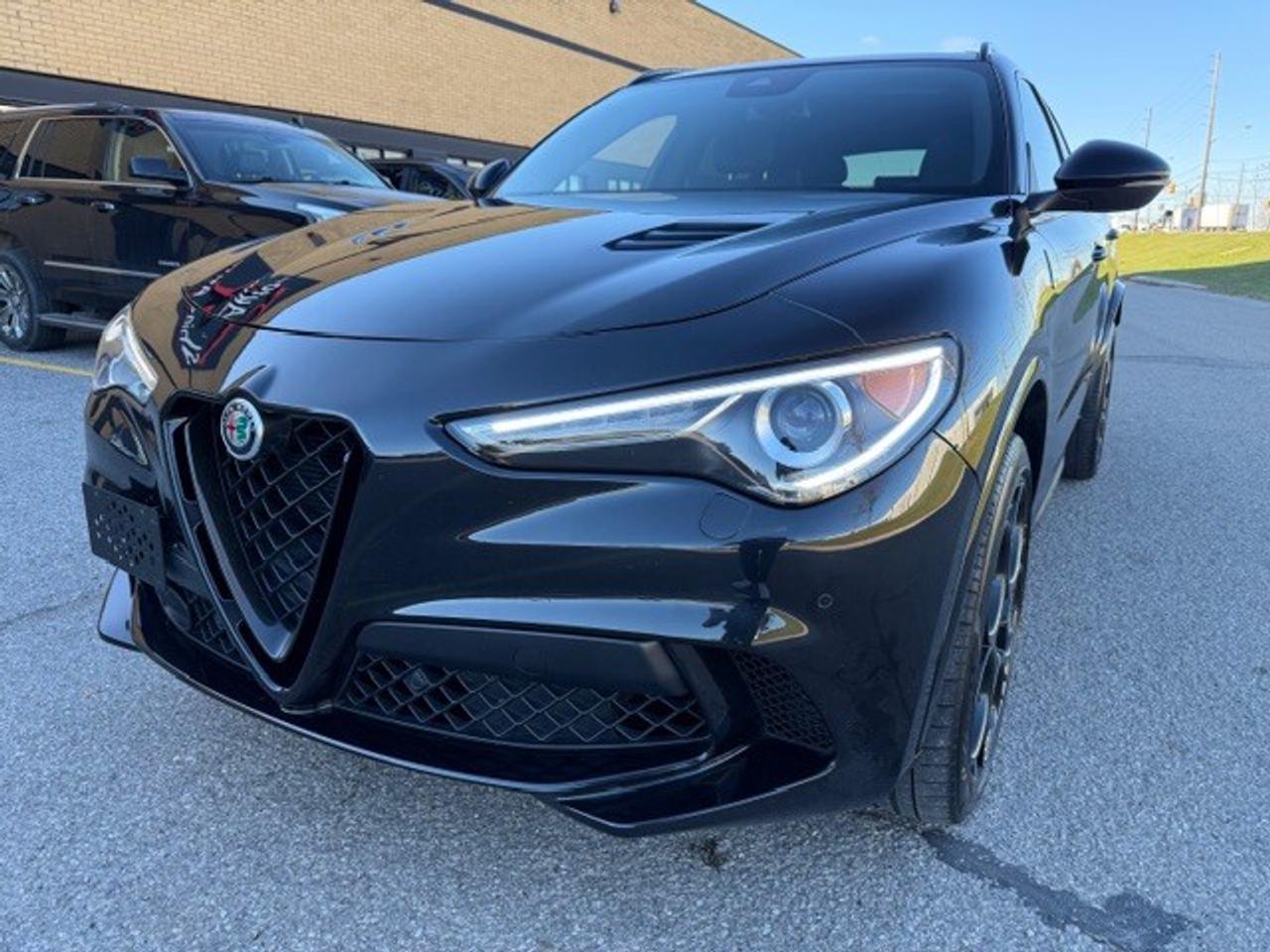 2023 Alfa Romeo Stelvio Quadrifoglio V6 TWIN TURBO 1 Owner Clean Carfax Photo2