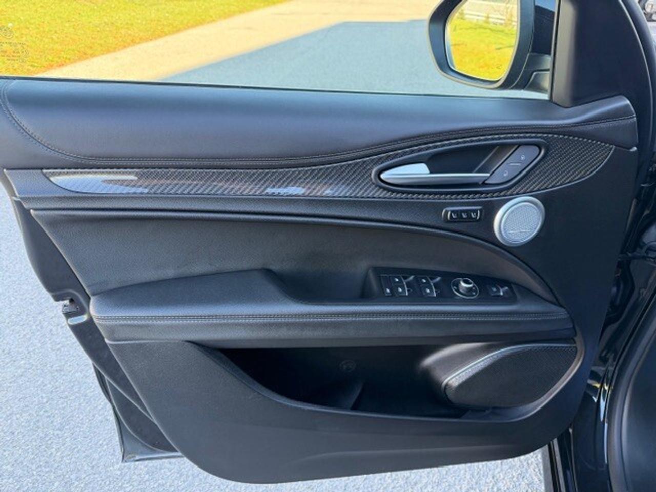 2023 Alfa Romeo Stelvio Quadrifoglio V6 TWIN TURBO 1 Owner Clean Carfax Photo