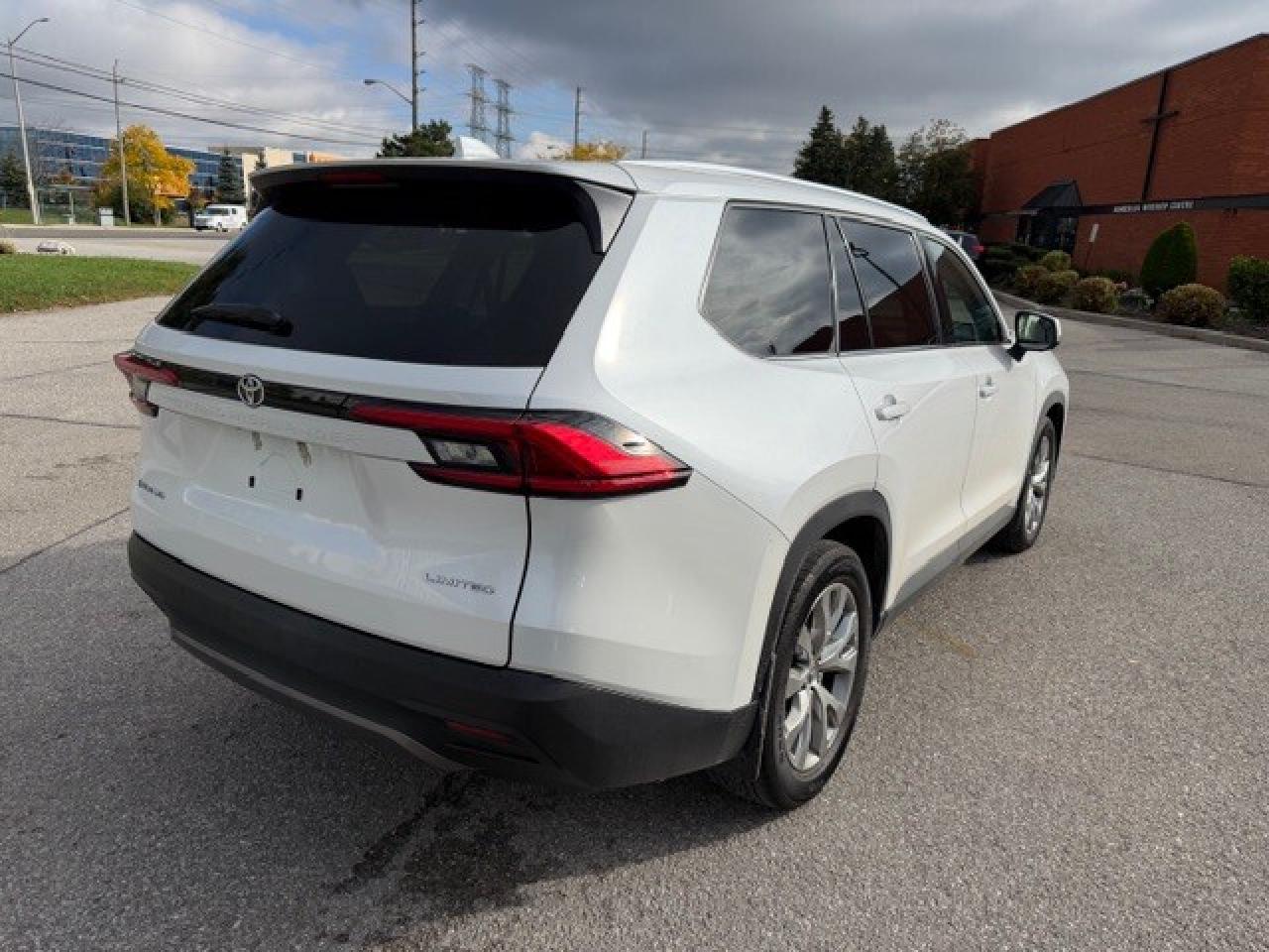 2024 Toyota Grand Highlander HYBRID 1 OWNER CLEAN CARFAX 360 CAMERA Photo2