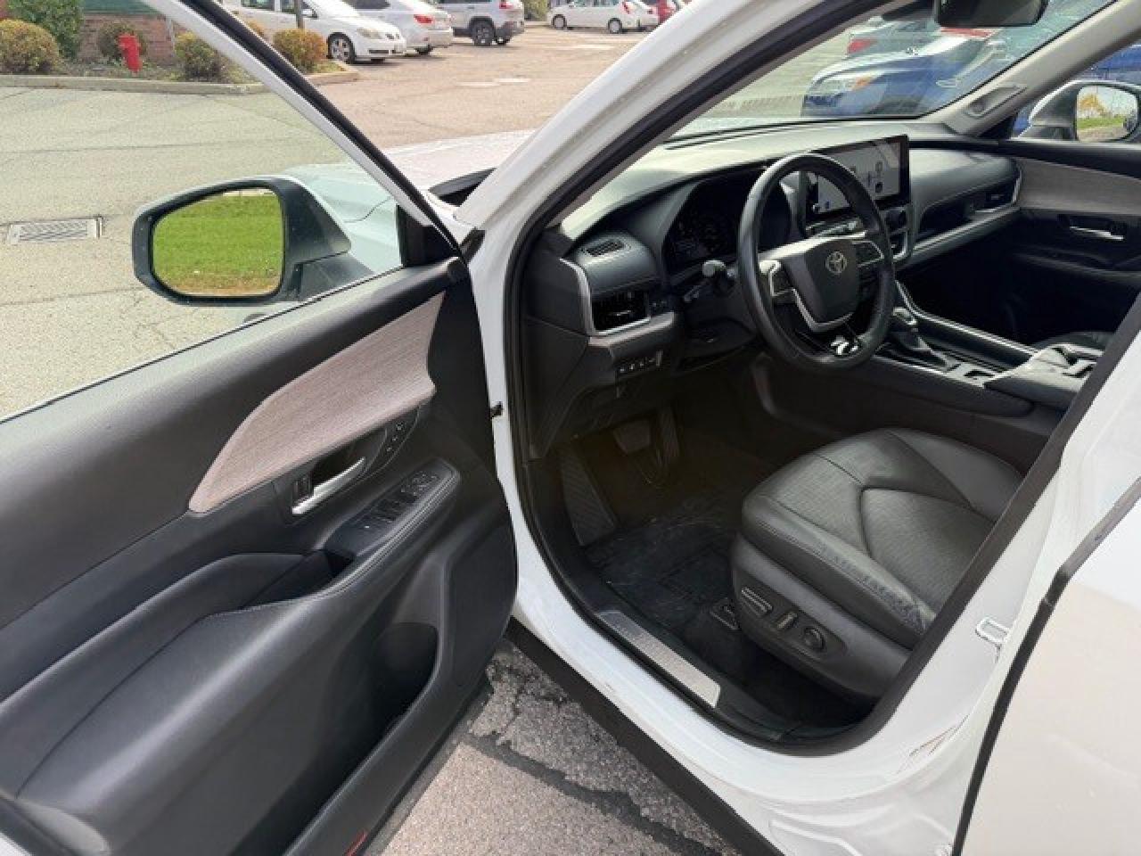 2024 Toyota Grand Highlander HYBRID 1 OWNER CLEAN CARFAX 360 CAMERA Photo