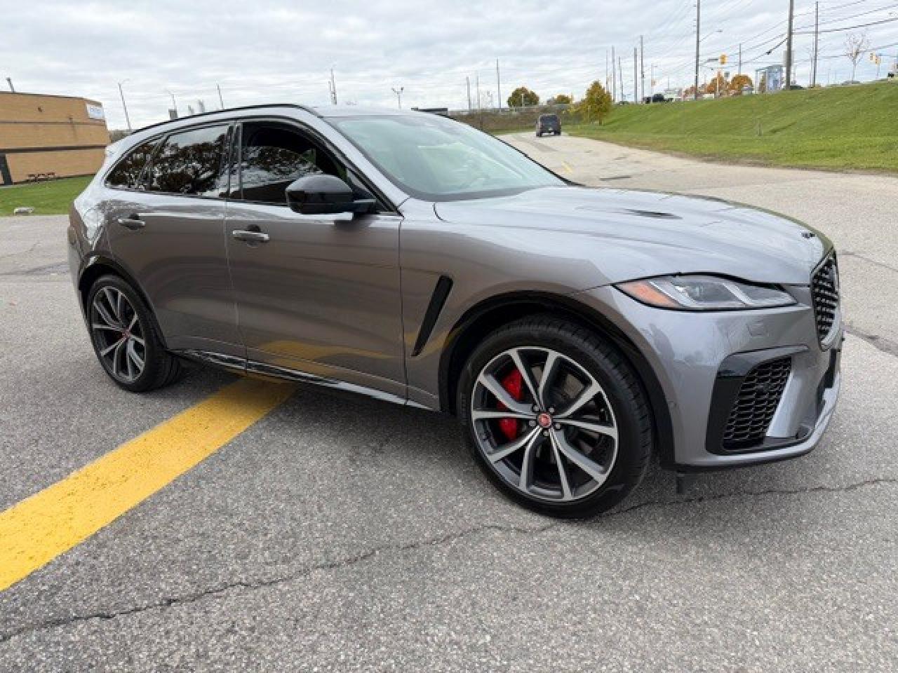 2024 Jaguar F-PACE SVR P550 V8 5.0L 1 OWNER CLEAN CARFAX CERTIFIED Photo