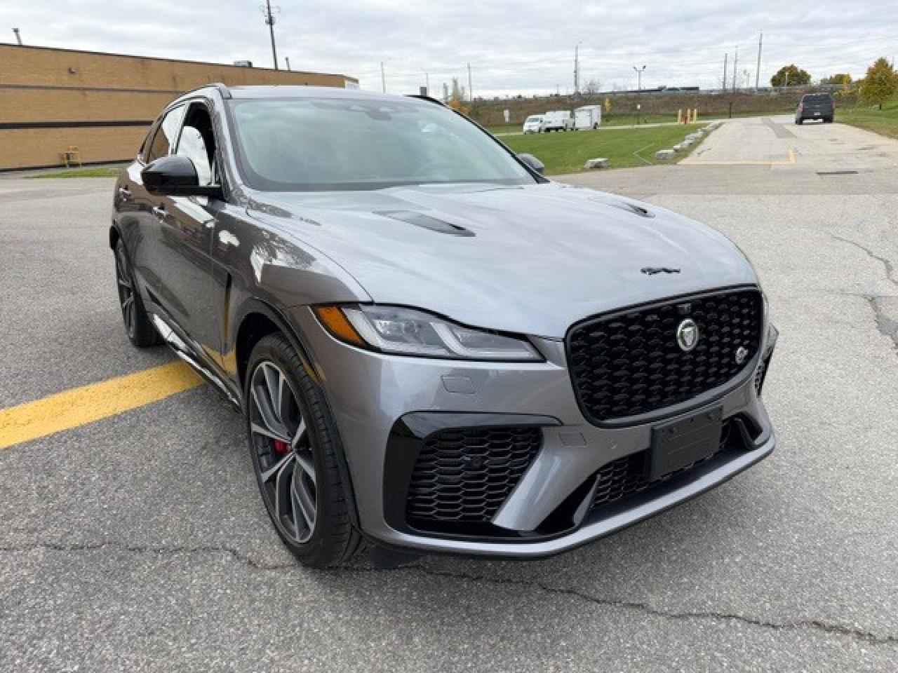 2024 Jaguar F-PACE SVR P550 V8 5.0L 1 OWNER CLEAN CARFAX CERTIFIED Photo