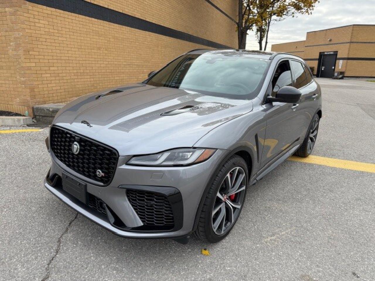 2024 Jaguar F-PACE SVR P550 V8 5.0L 1 OWNER CLEAN CARFAX CERTIFIED Photo
