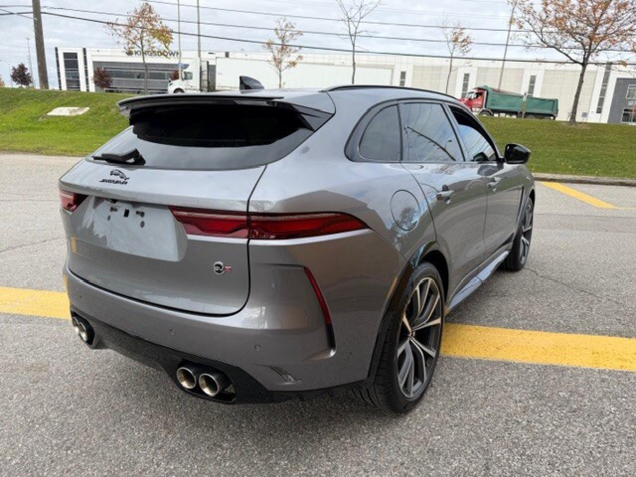 2024 Jaguar F-PACE SVR P550 V8 5.0L 1 OWNER CLEAN CARFAX CERTIFIED Photo