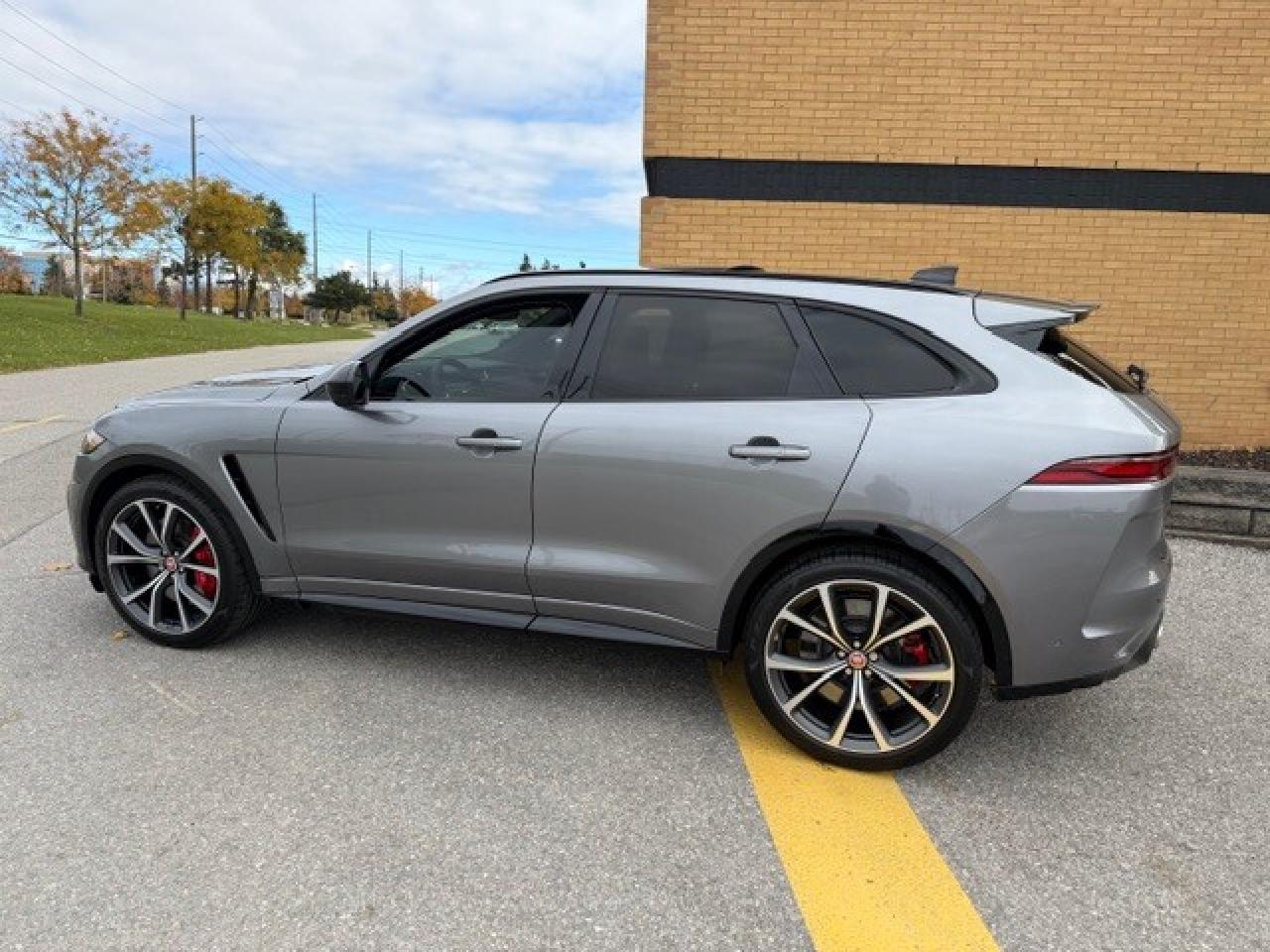 2024 Jaguar F-PACE SVR P550 V8 5.0L 1 OWNER CLEAN CARFAX CERTIFIED Photo