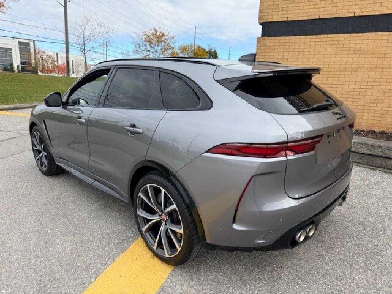 2024 Jaguar F-PACE SVR P550 V8 5.0L 1 OWNER CLEAN CARFAX CERTIFIED Photo