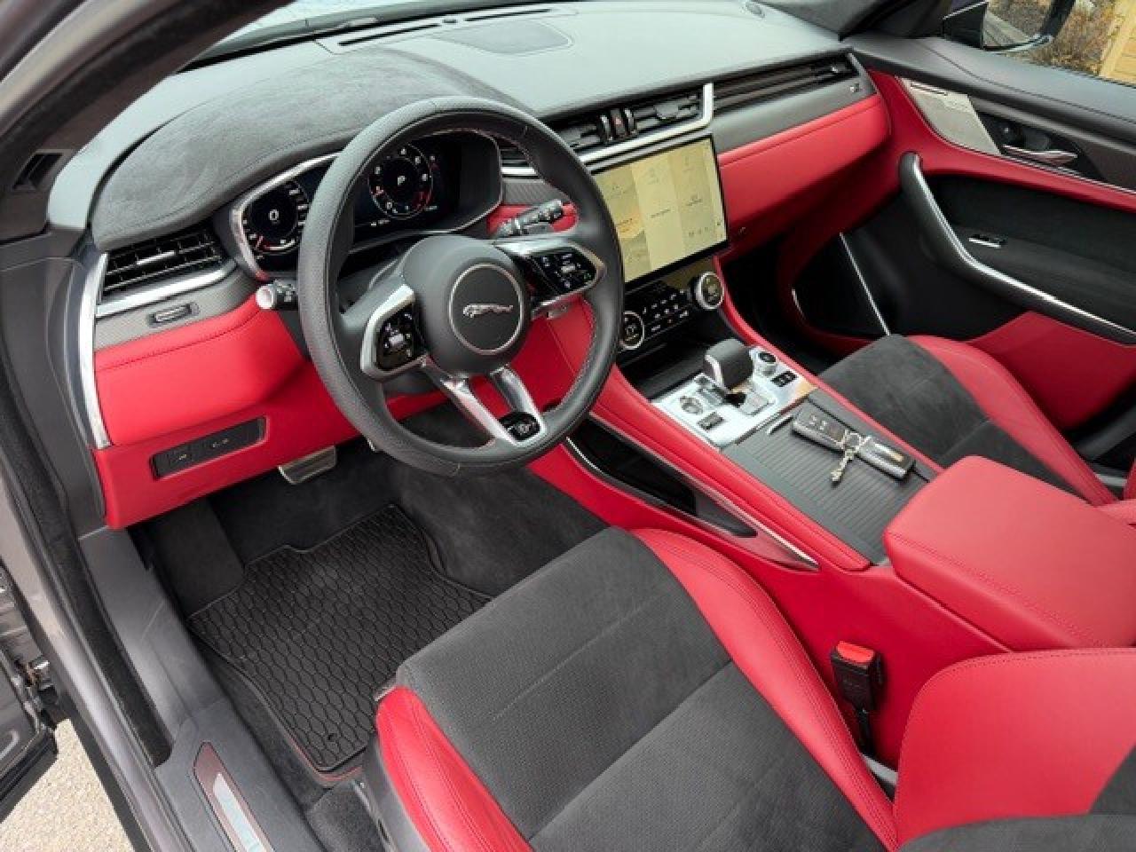 2024 Jaguar F-PACE SVR P550 V8 5.0L 1 OWNER CLEAN CARFAX CERTIFIED Photo