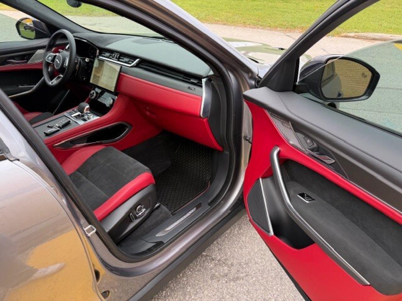 2024 Jaguar F-PACE SVR P550 V8 5.0L 1 OWNER CLEAN CARFAX CERTIFIED Photo