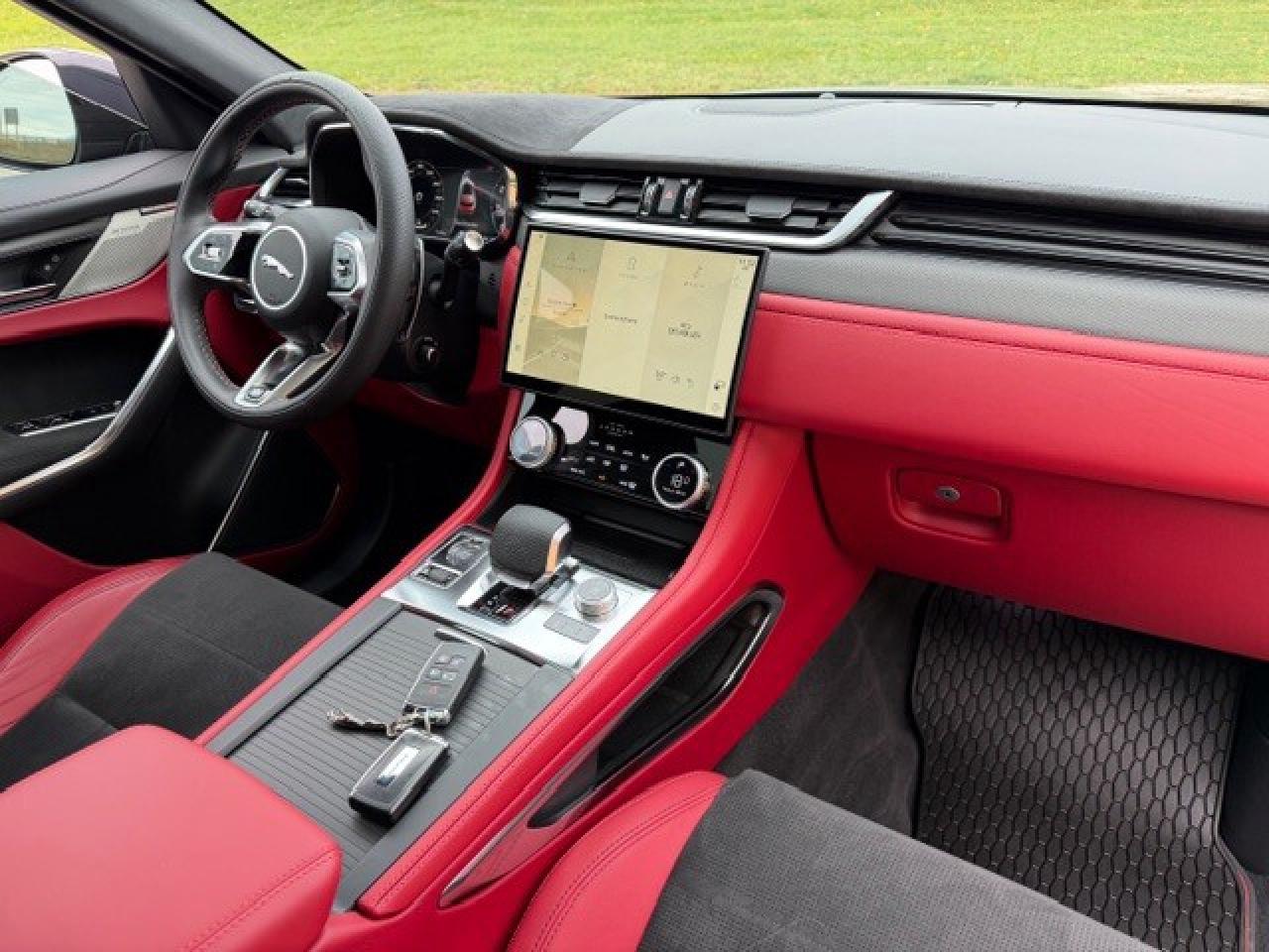 2024 Jaguar F-PACE SVR P550 V8 5.0L 1 OWNER CLEAN CARFAX CERTIFIED Photo