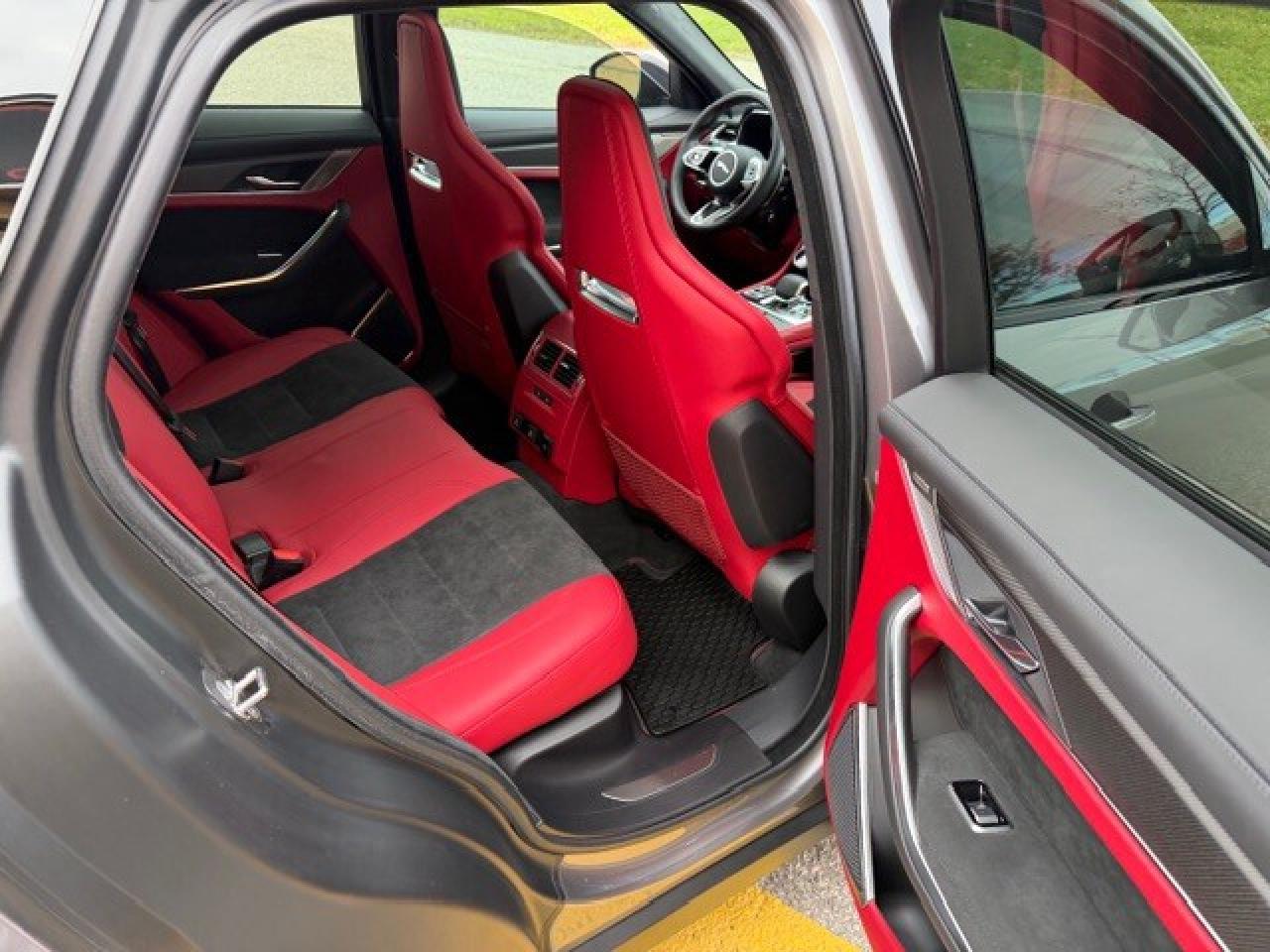 2024 Jaguar F-PACE SVR P550 V8 5.0L 1 OWNER CLEAN CARFAX CERTIFIED Photo