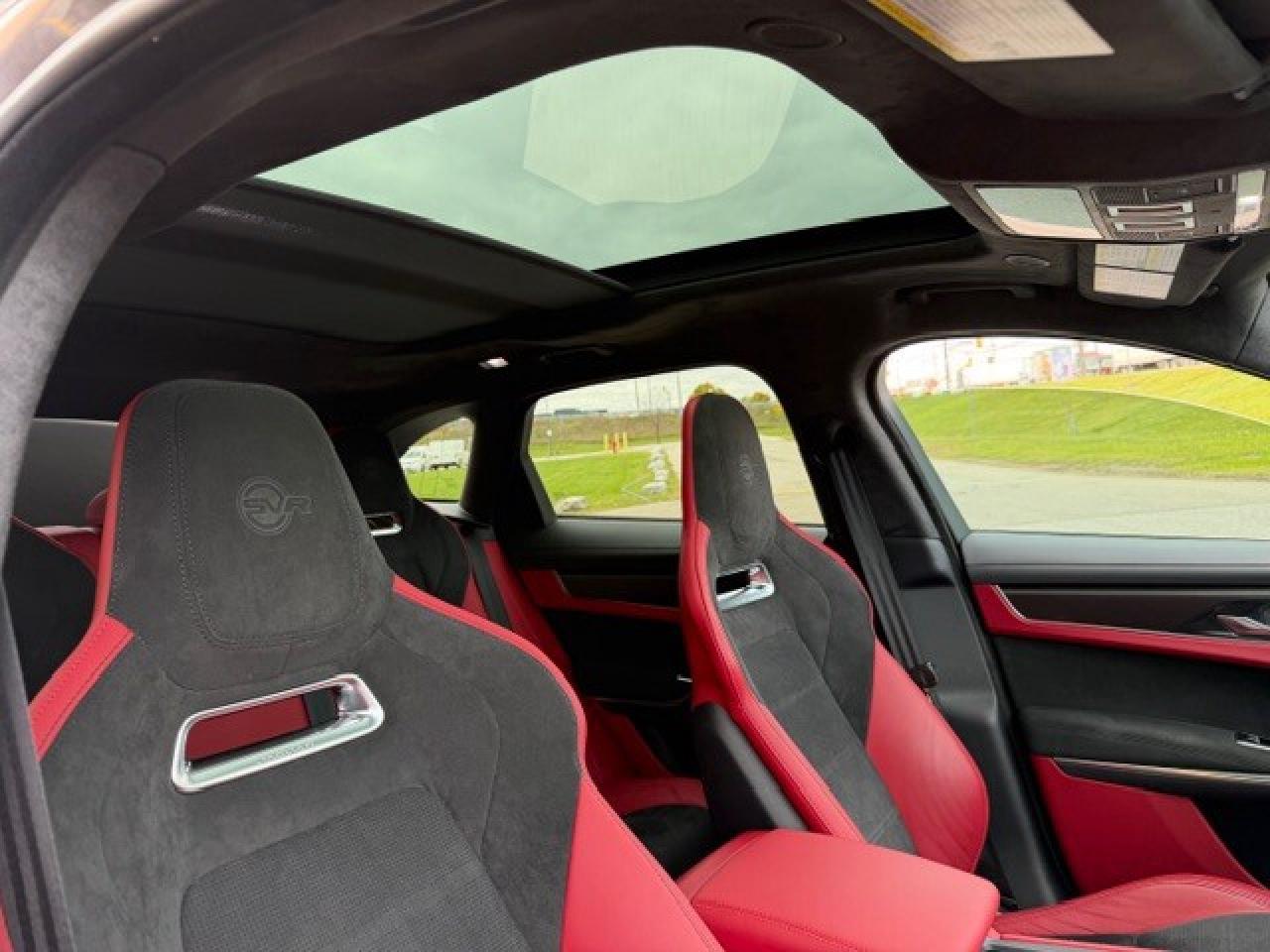 2024 Jaguar F-PACE SVR P550 V8 5.0L 1 OWNER CLEAN CARFAX CERTIFIED Photo