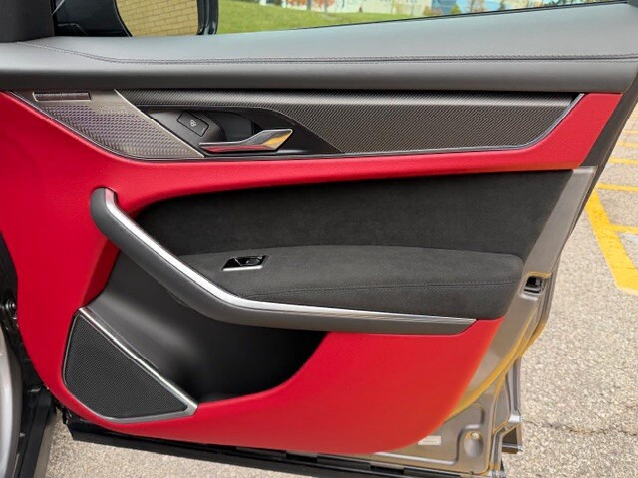 2024 Jaguar F-PACE SVR P550 V8 5.0L 1 OWNER CLEAN CARFAX CERTIFIED Photo