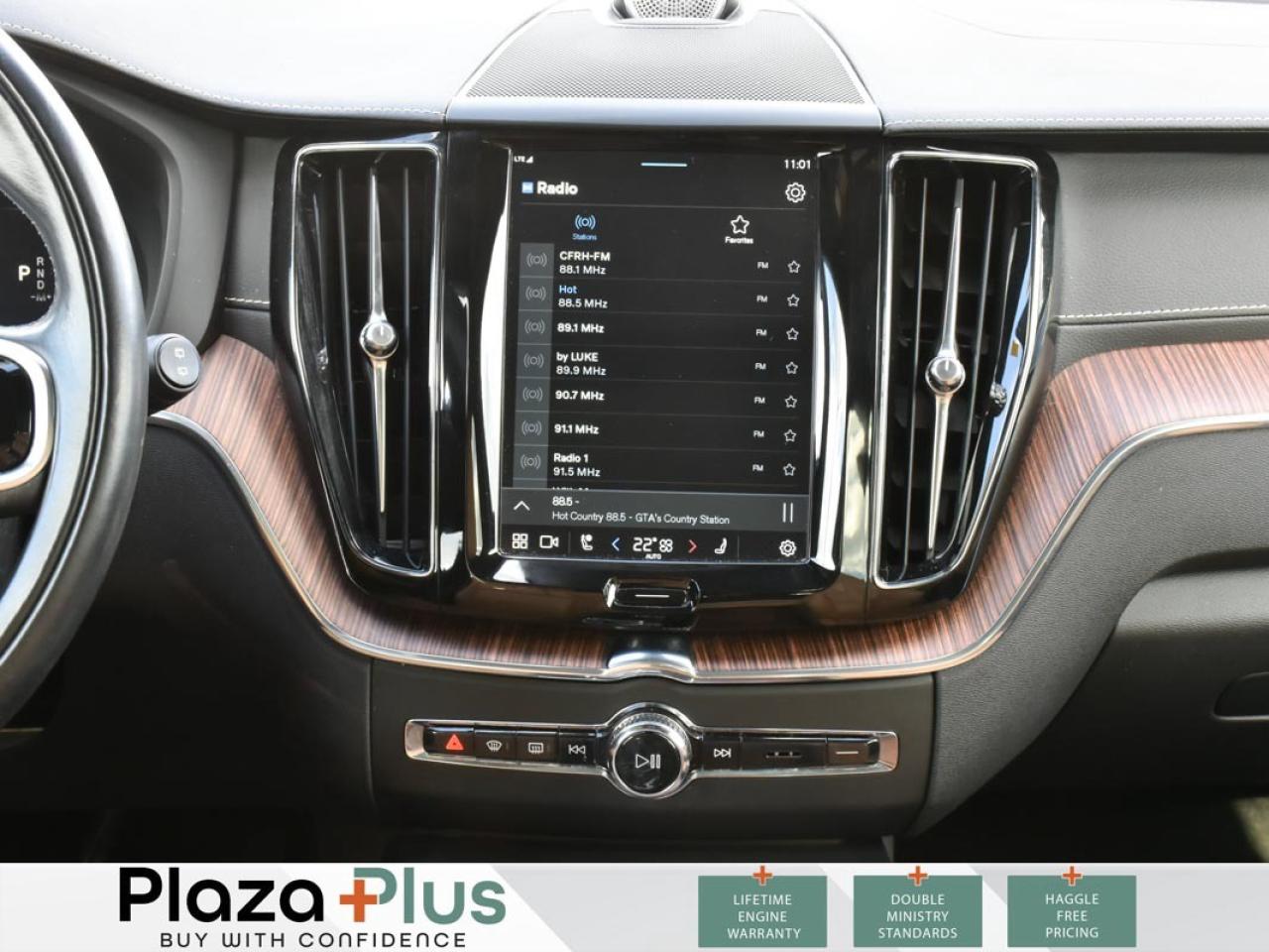 2022 Volvo XC60 Inscription   B6 INSCRIPTION   BROWN LEATHER SEATS Photo