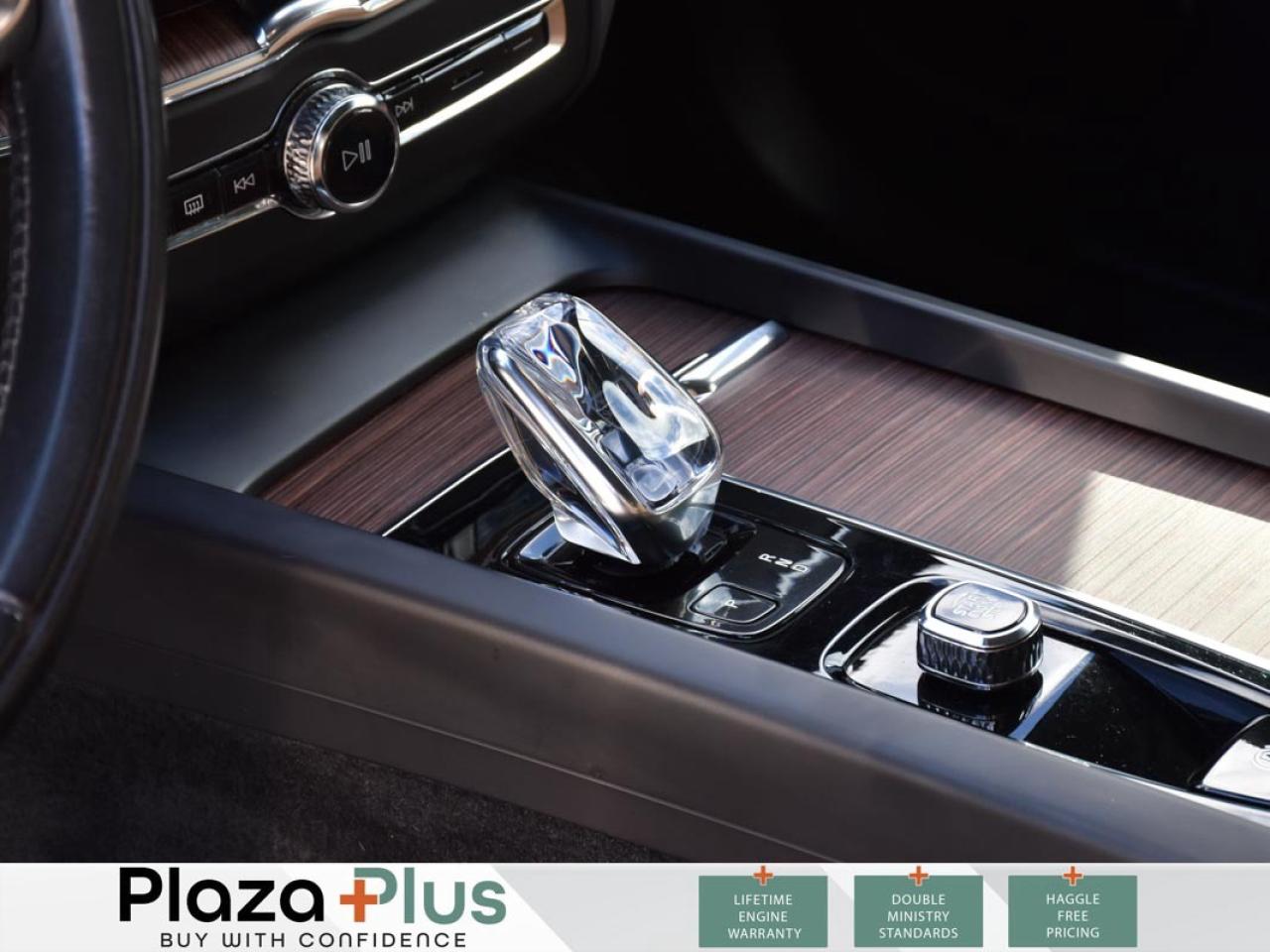 2022 Volvo XC60 Inscription   B6 INSCRIPTION   BROWN LEATHER SEATS Photo