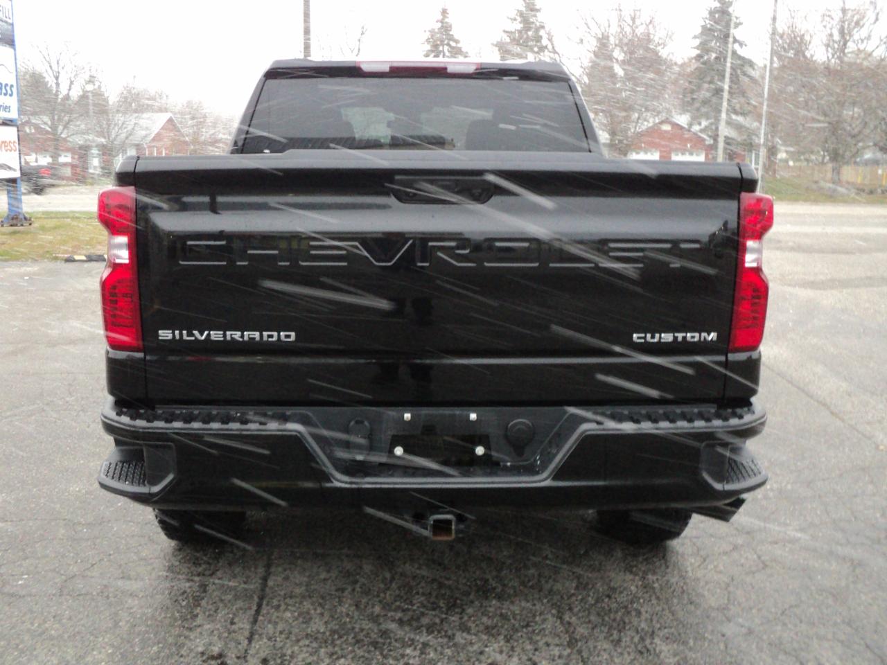 2024 Chevrolet Silverado 1500 CustomTrailBossCrewCab4WDZ71 2.7L4cylGas 5'10"Box - Photo #9