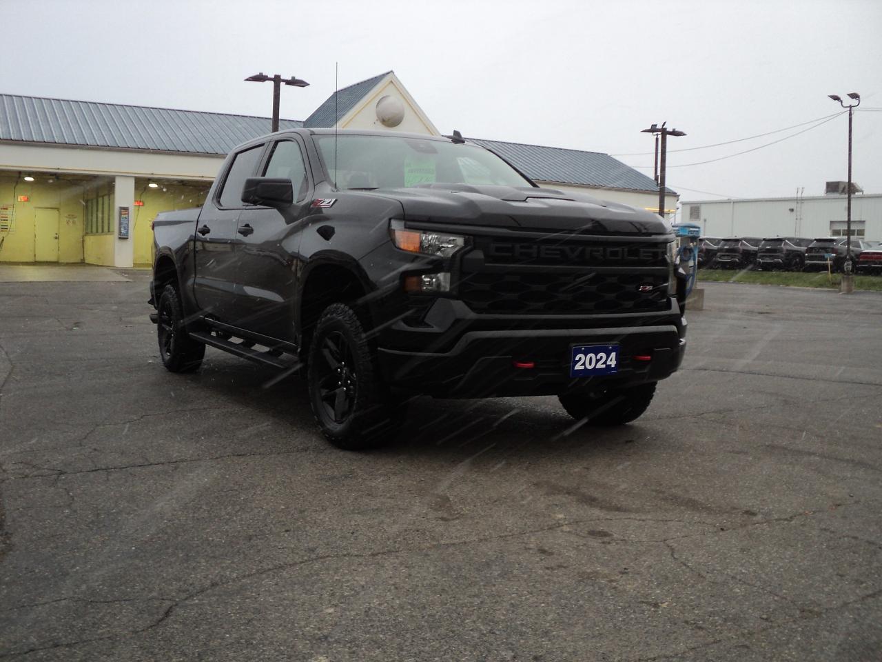 2024 Chevrolet Silverado 1500 CustomTrailBossCrewCab4WDZ71 2.7L4cylGas 5'10"Box - Photo #5