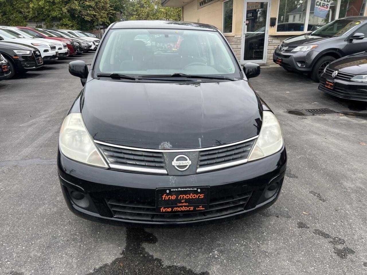 2010 Nissan Versa 5dr Hatchback I4 Automatic 1.8 S Photo