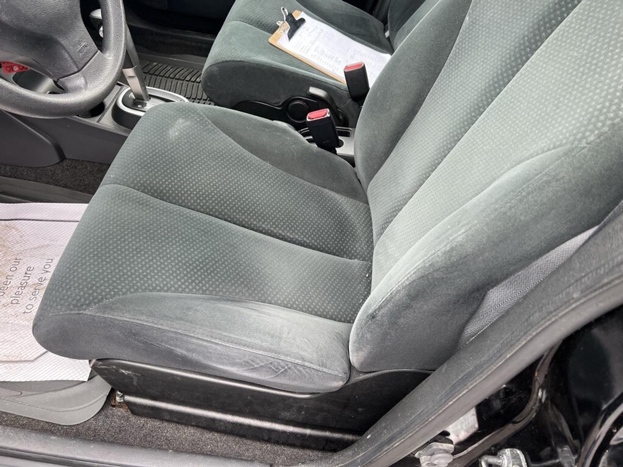 2010 Nissan Versa 5dr Hatchback I4 Automatic 1.8 S Photo