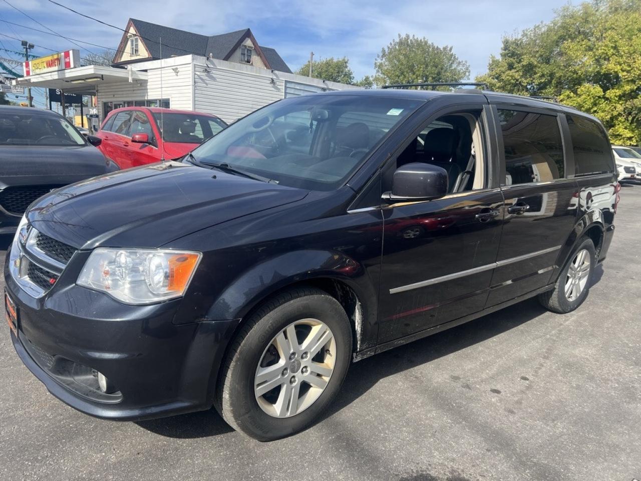 2013 Dodge Grand Caravan Crew 4dr Minivan (3.6L 6cyl 6A) Photo