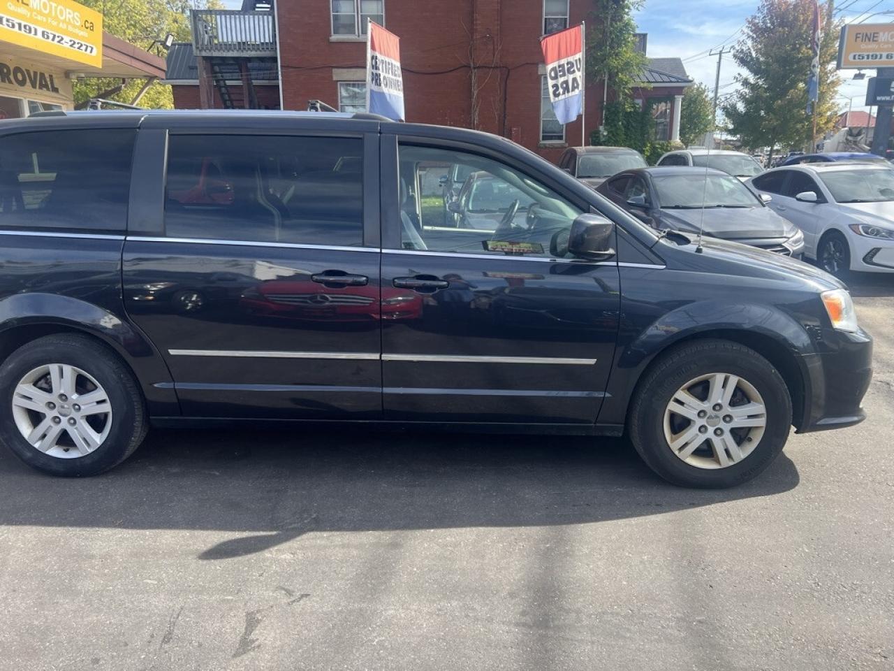 2013 Dodge Grand Caravan Crew 4dr Minivan (3.6L 6cyl 6A) Photo