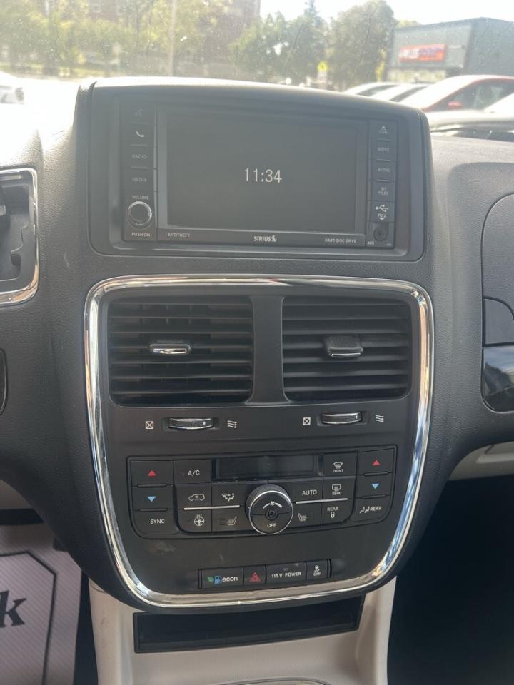 2013 Dodge Grand Caravan Crew 4dr Minivan (3.6L 6cyl 6A) Photo