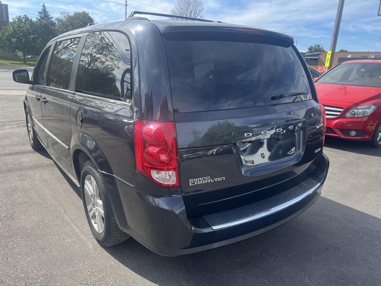 2013 Dodge Grand Caravan Crew 4dr Minivan (3.6L 6cyl 6A) Photo
