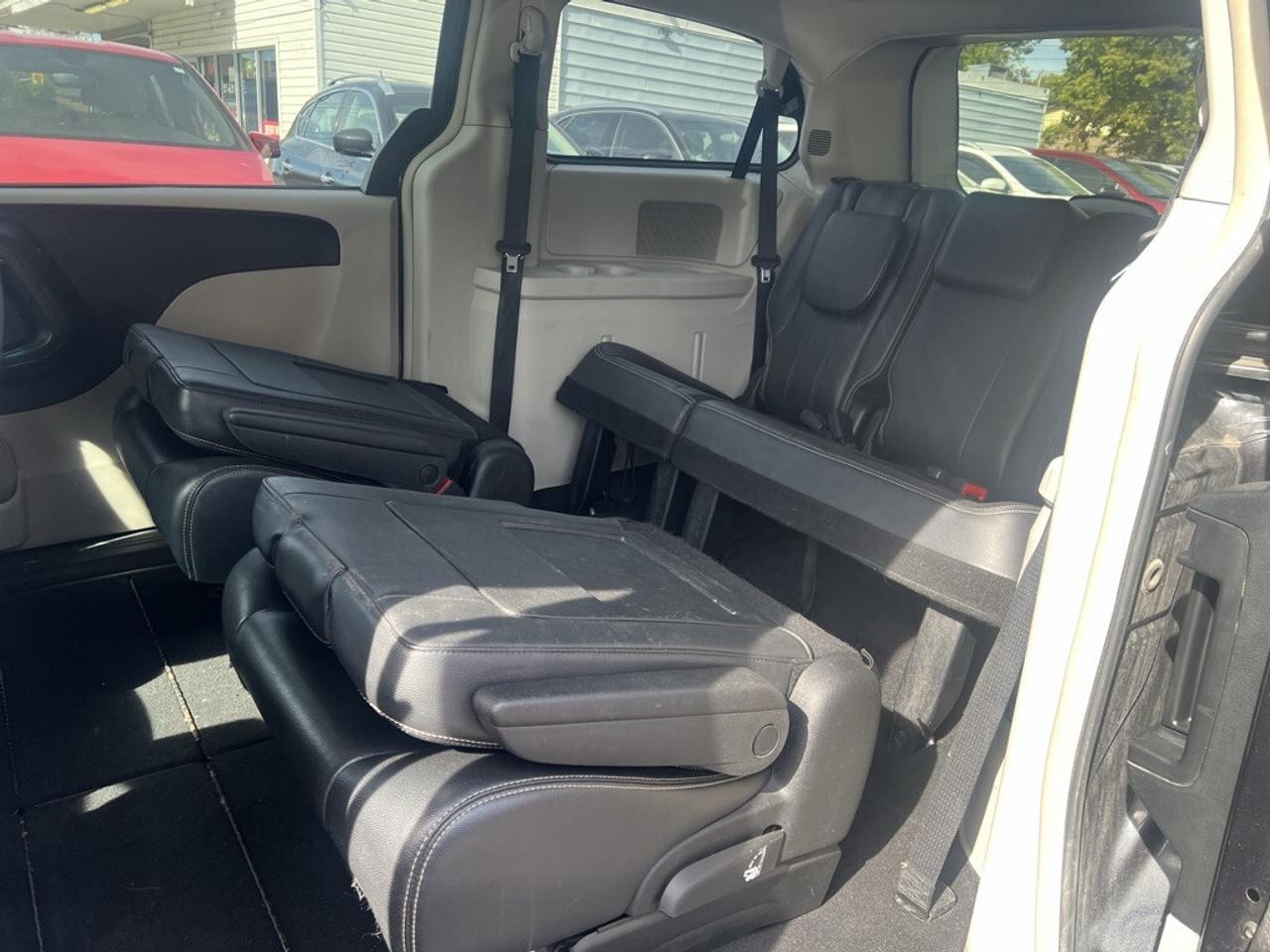 2013 Dodge Grand Caravan Crew 4dr Minivan (3.6L 6cyl 6A) Photo