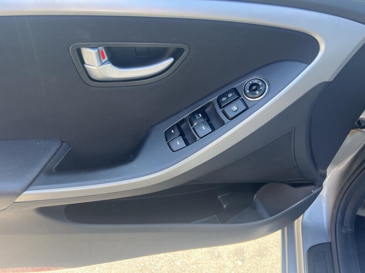 2016 Hyundai Elantra GT 5dr Hatchback Manual GT Photo