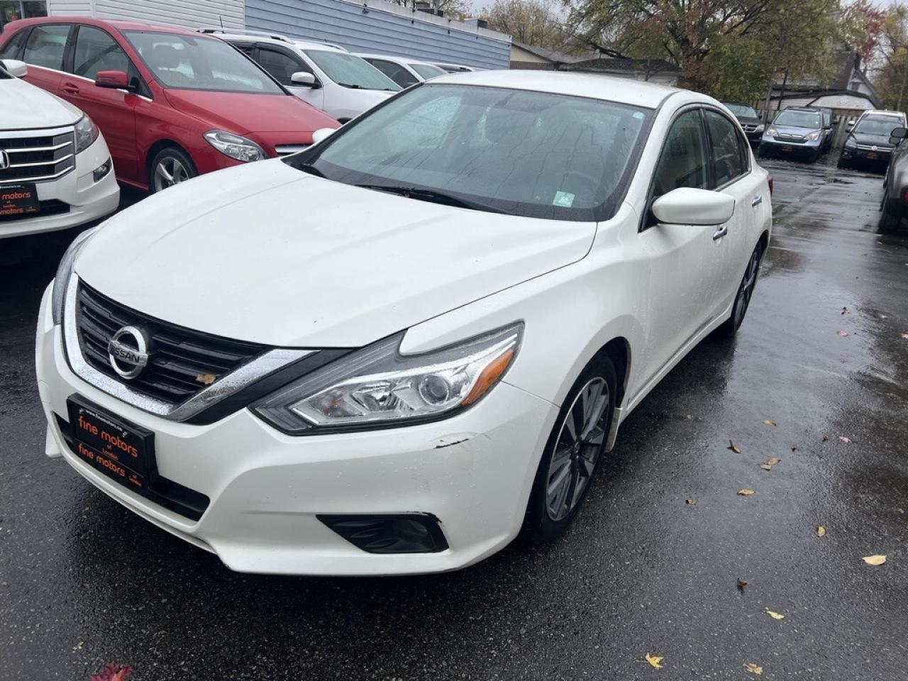 2017 Nissan Altima SV 4dr Sedan I4 CVT 2.5 Photo