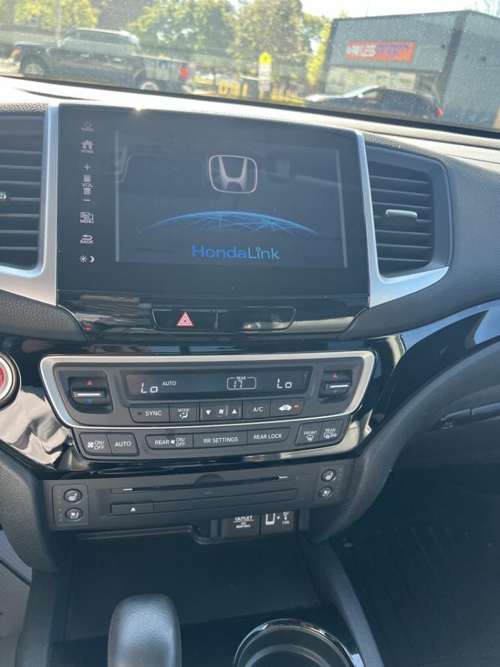 2017 Honda Ridgeline 4WD Crew Cab Touring Photo