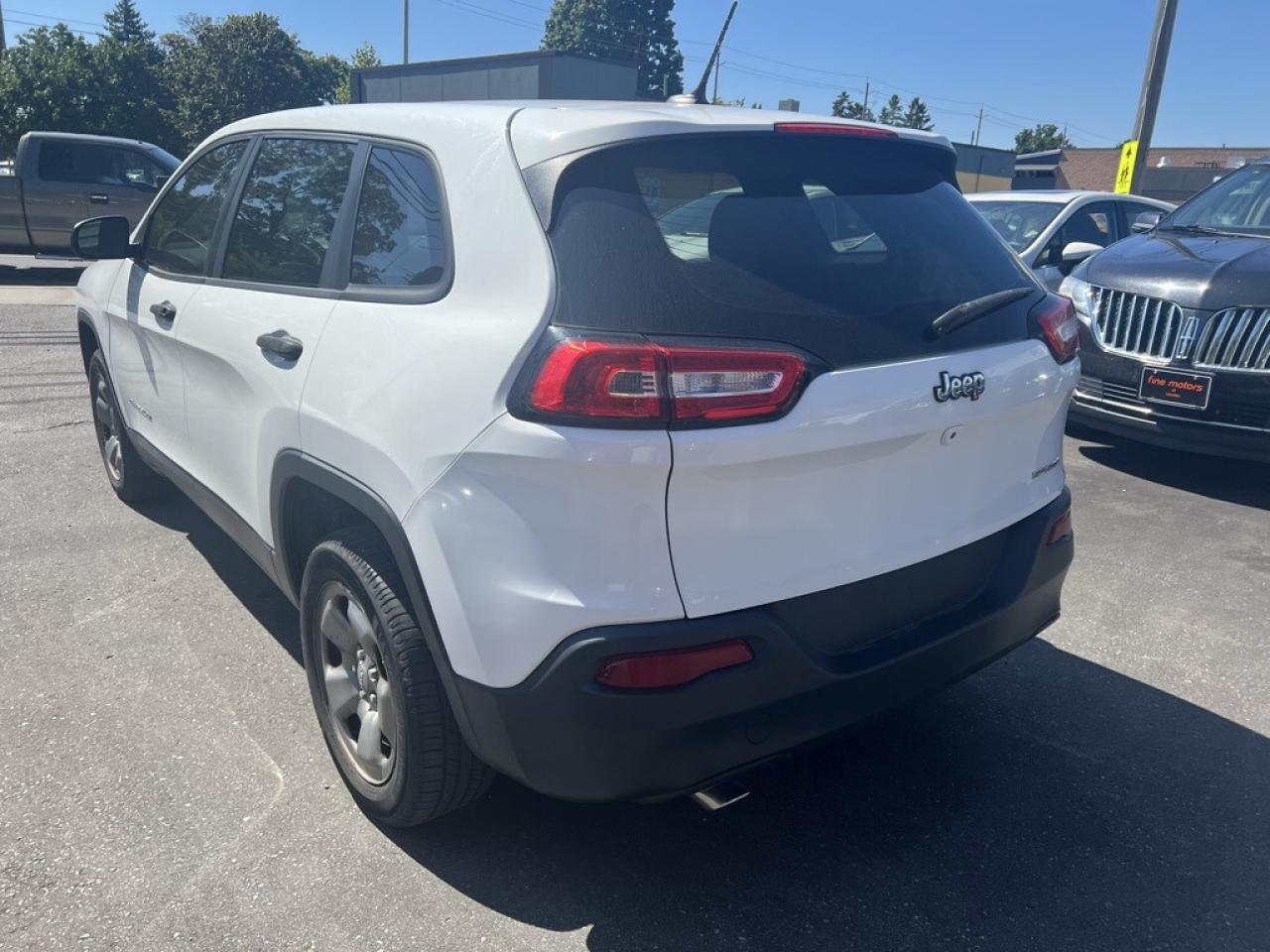 2015 Jeep Cherokee Sport 4dr Front-wheel Drive Automatic Photo4