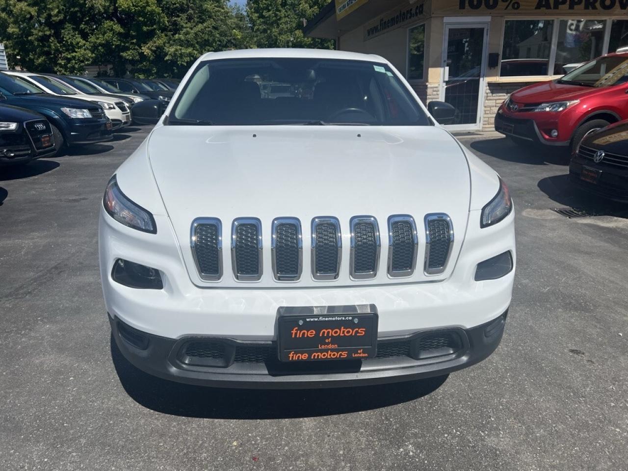 2015 Jeep Cherokee Sport 4dr Front-wheel Drive Automatic Photo