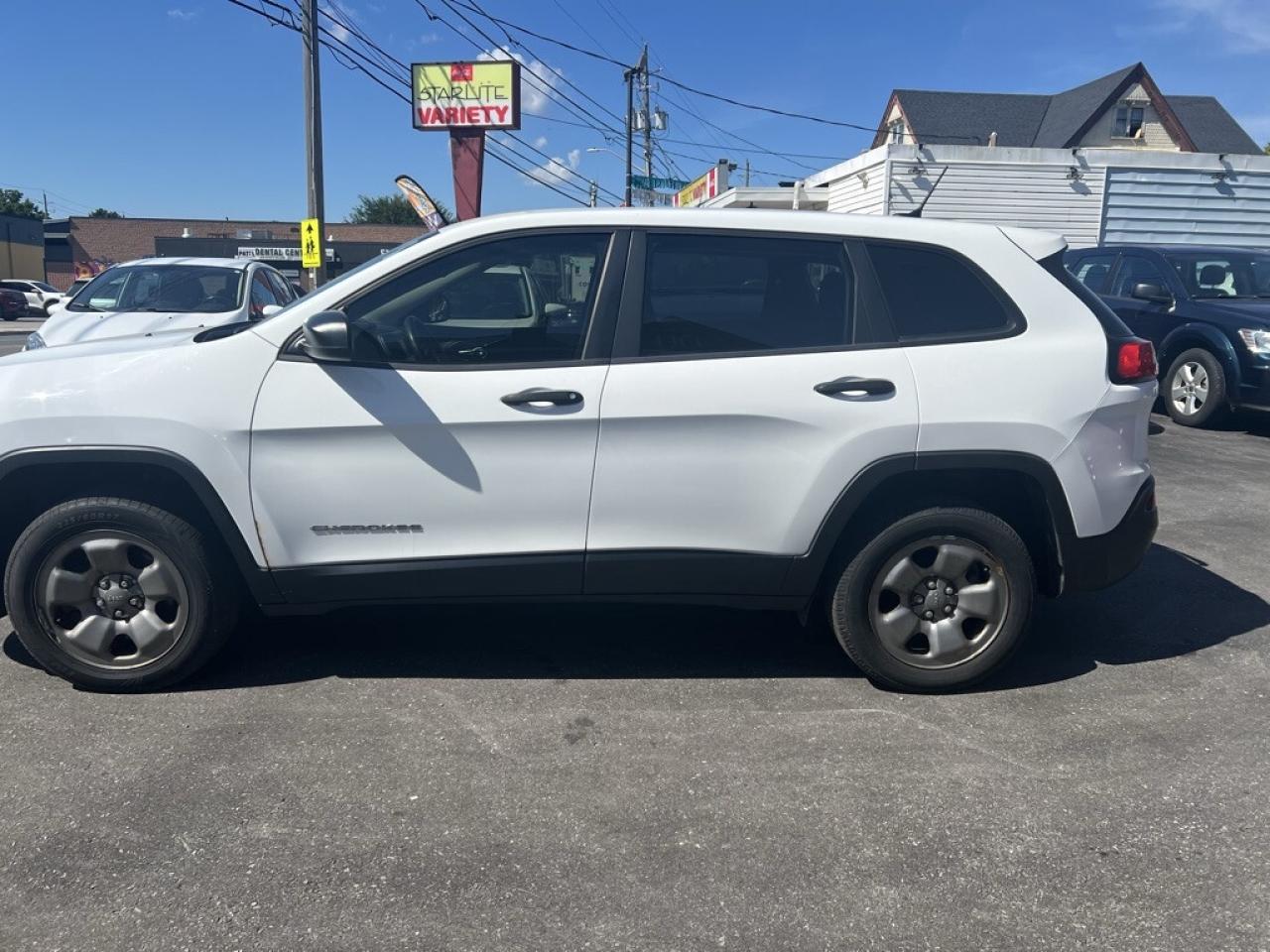 2015 Jeep Cherokee Sport 4dr Front-wheel Drive Automatic Photo2