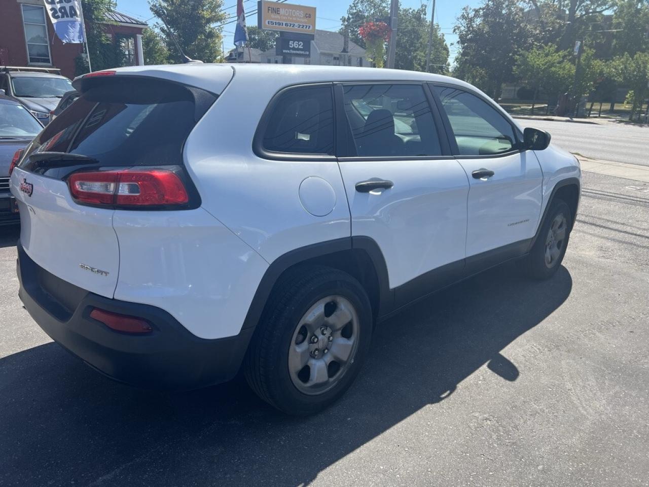2015 Jeep Cherokee Sport 4dr Front-wheel Drive Automatic Photo