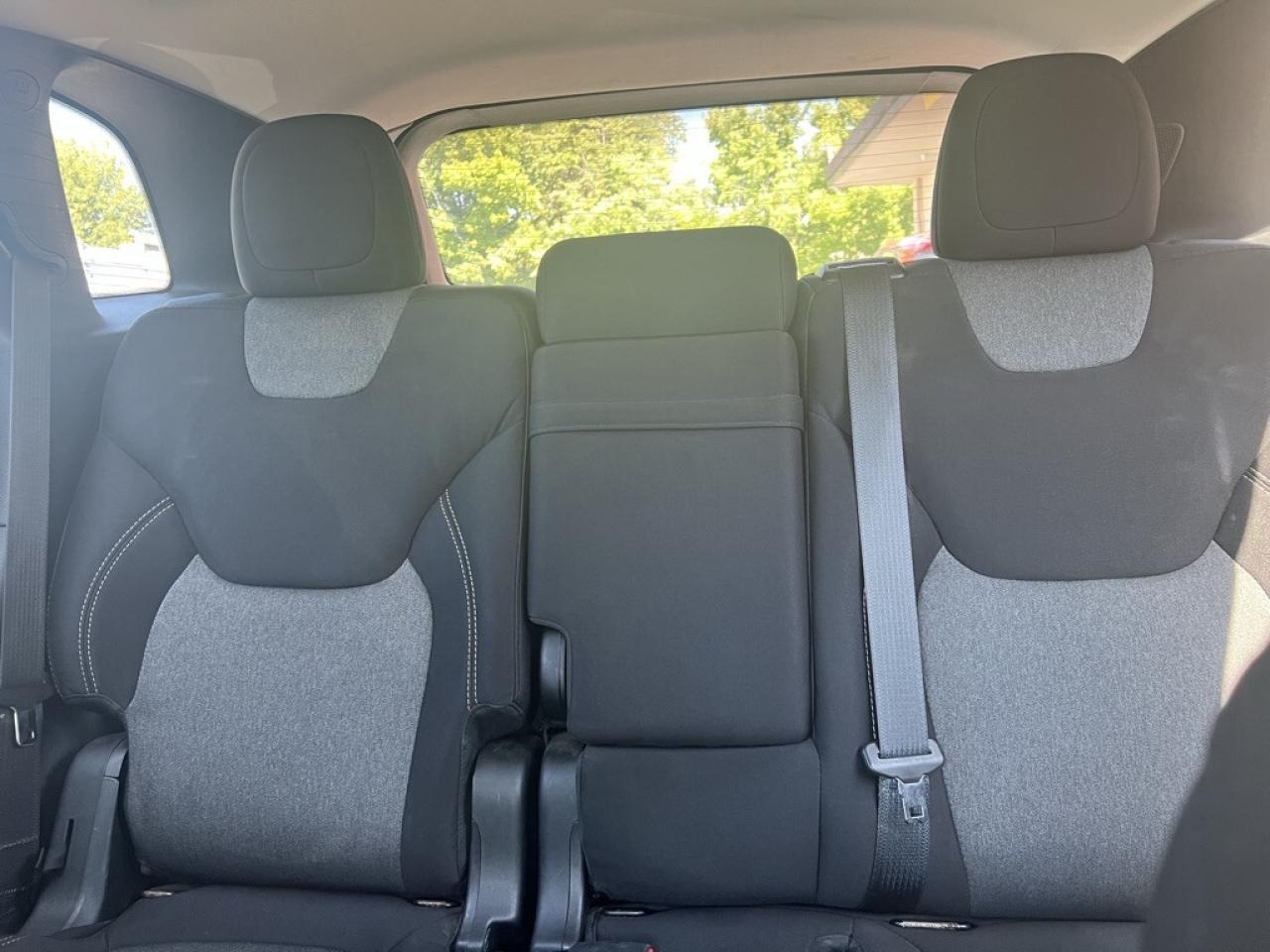 2015 Jeep Cherokee Sport 4dr Front-wheel Drive Automatic Photo