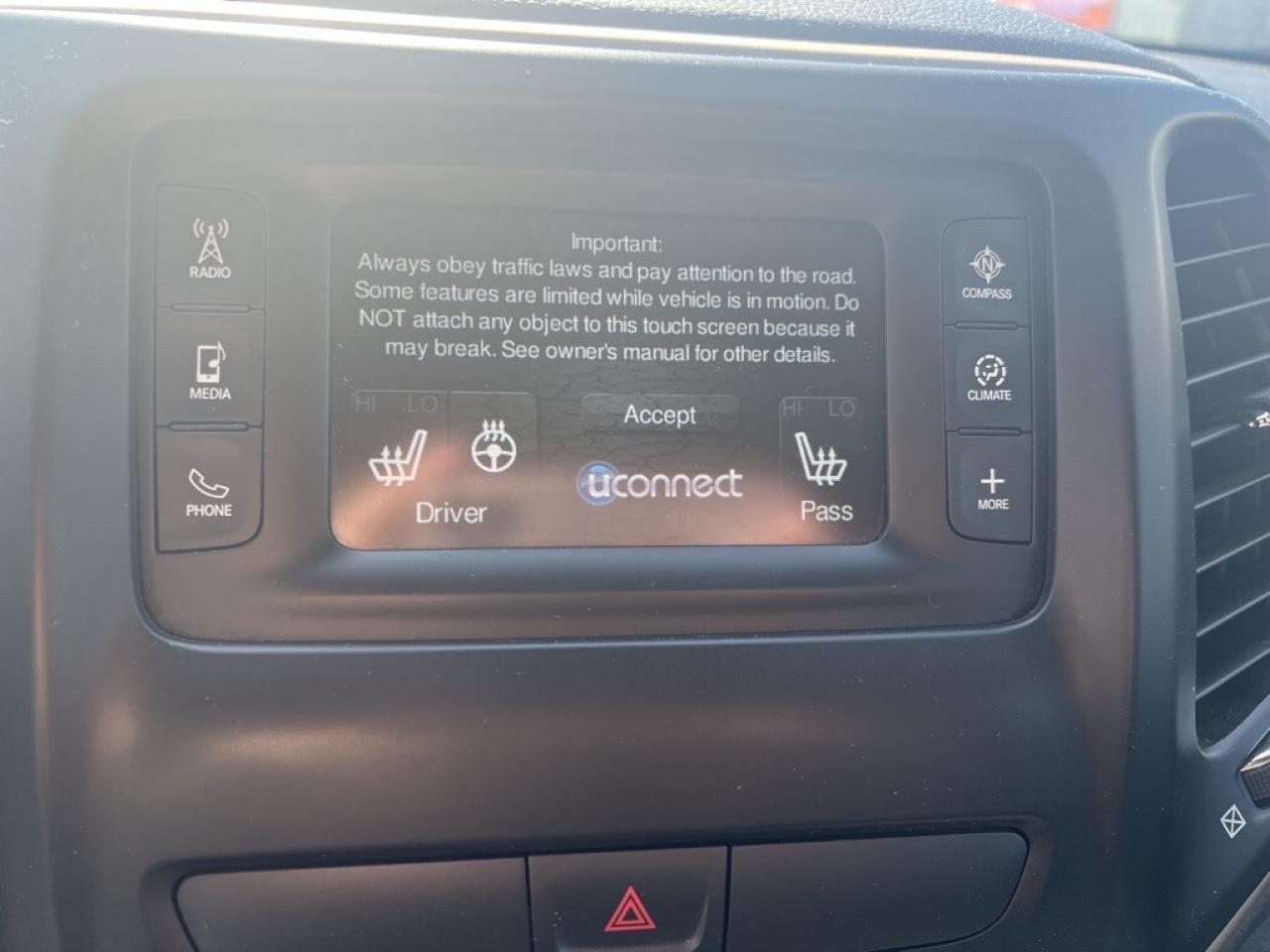 2015 Jeep Cherokee Sport 4dr Front-wheel Drive Automatic Photo