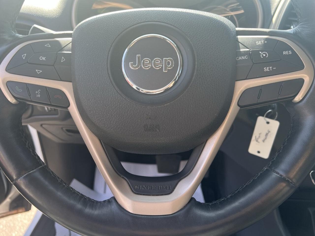 2015 Jeep Cherokee Sport 4dr Front-wheel Drive Automatic Photo