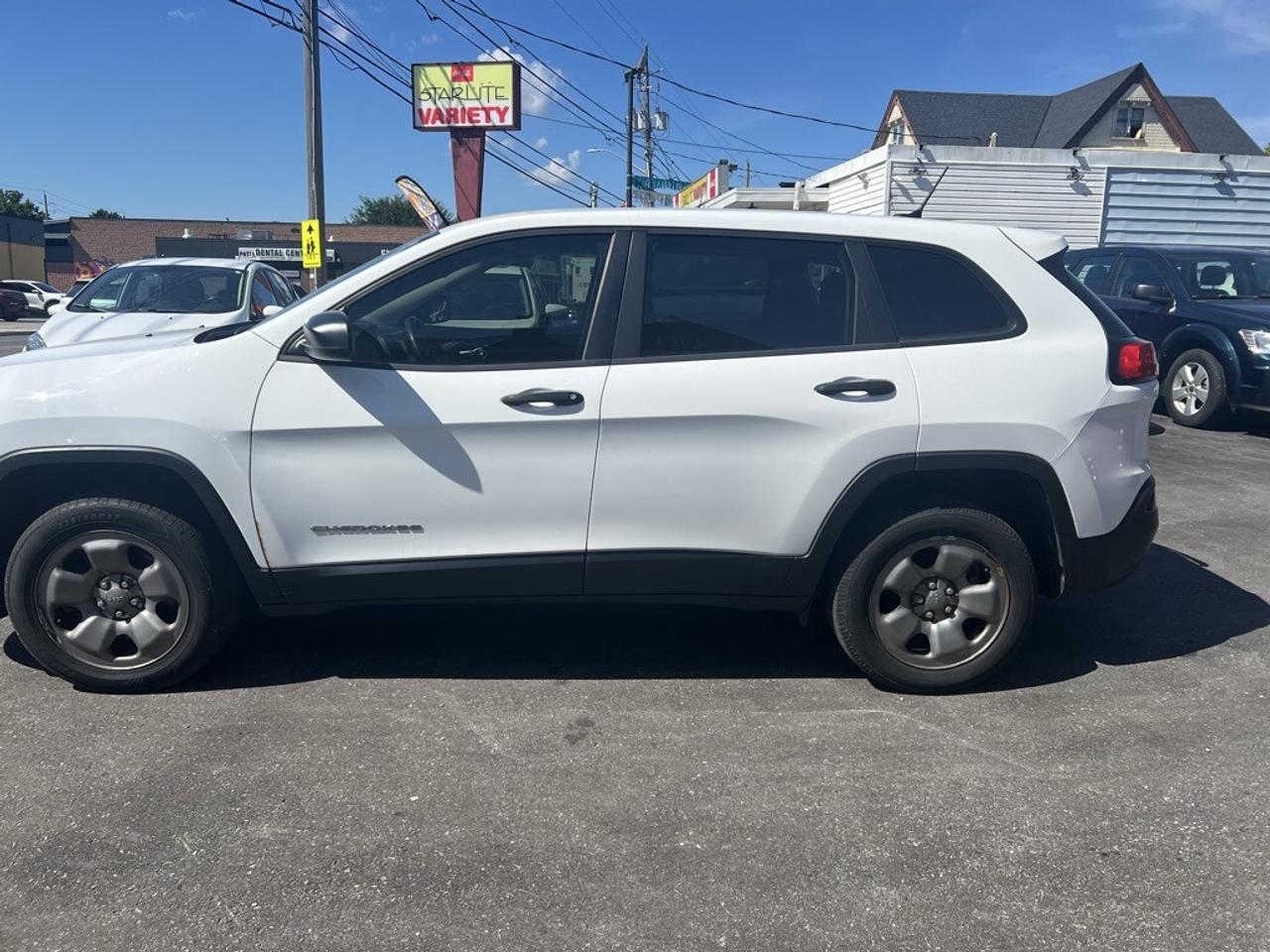 2015 Jeep Cherokee Sport 4dr Front-wheel Drive Automatic Photo
