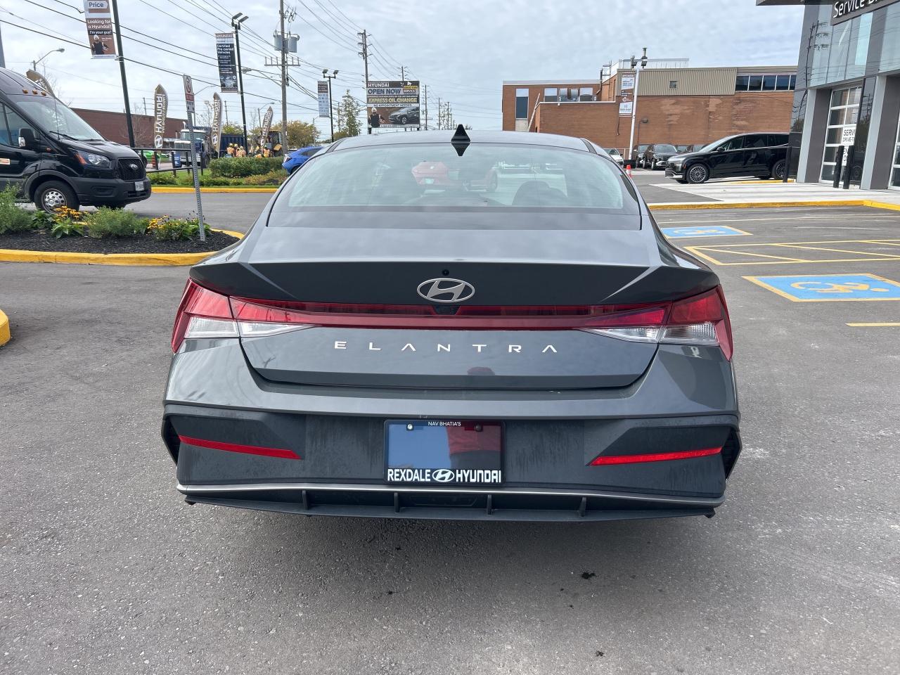 2024 Hyundai Elantra Preferred IVT w-Tech Pkg   Starting from 4.49% OAC Photo3