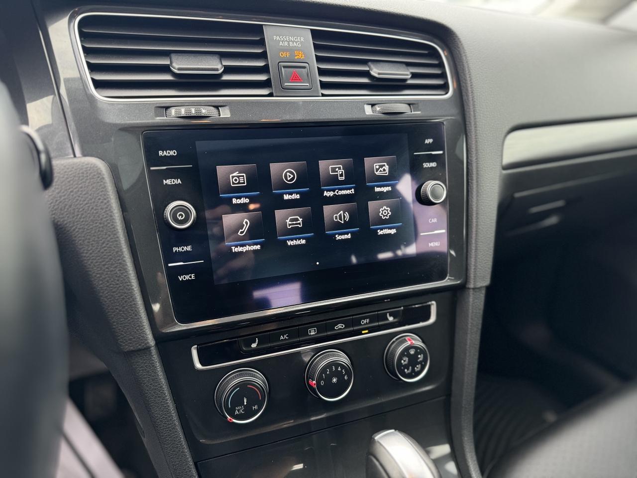 2018 Volkswagen Golf LED LIGHTS   Leather Seats! Photo