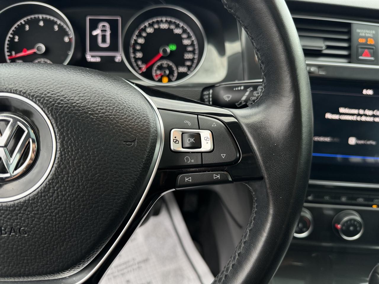 2018 Volkswagen Golf LED LIGHTS   Leather Seats! Photo