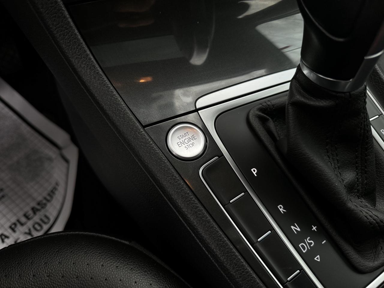 2018 Volkswagen Golf LED LIGHTS   Leather Seats! Photo